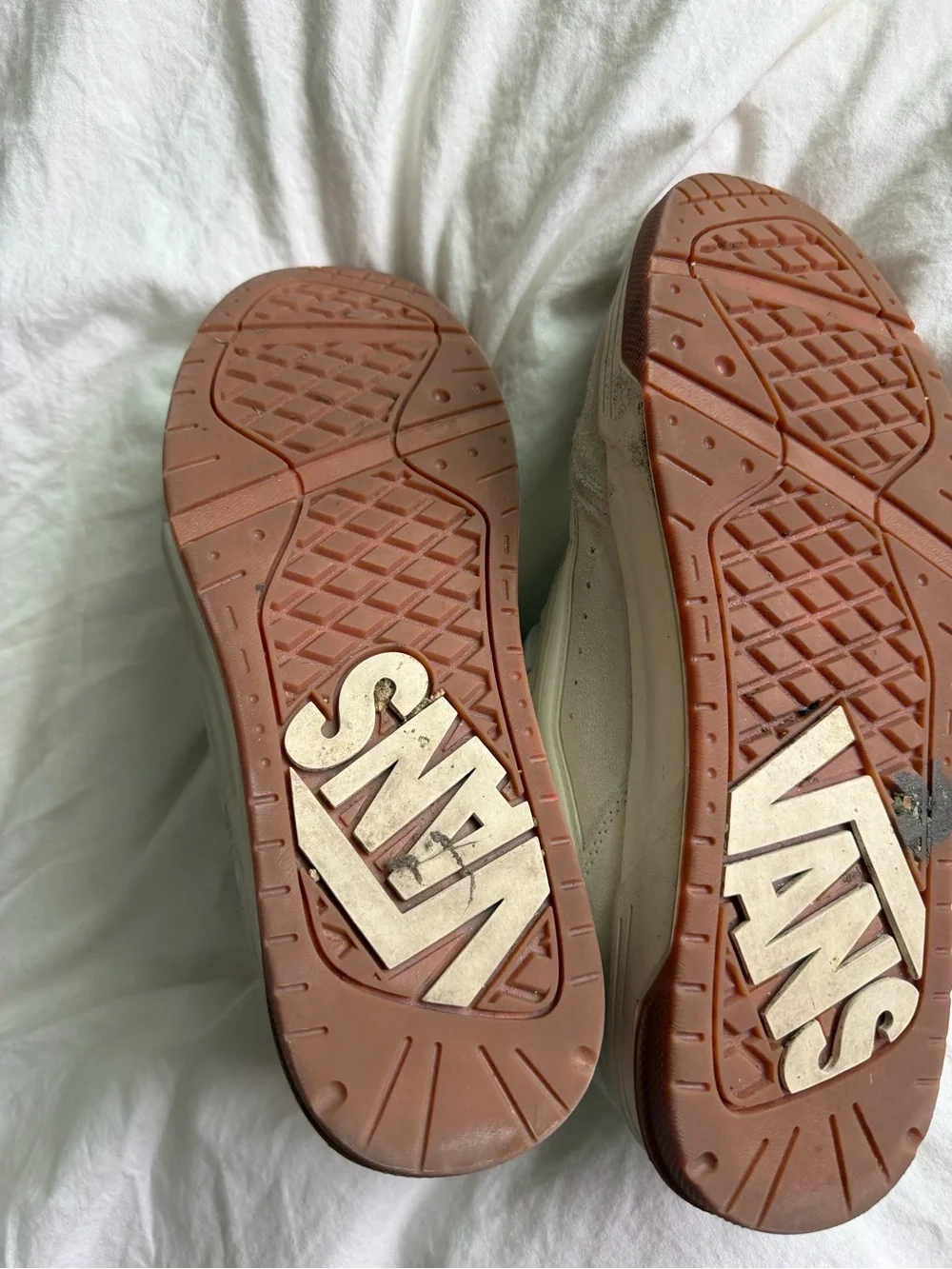 Vans Cream Suede Skate Sneakers Men’s Size 10 Gum Sole